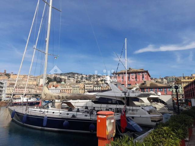 Bilocale buono stato, primo piano, Prè, Genova