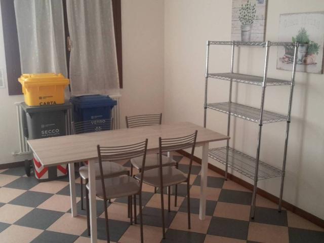 Bilocale buono stato, secondo piano, Centro, Montebelluna