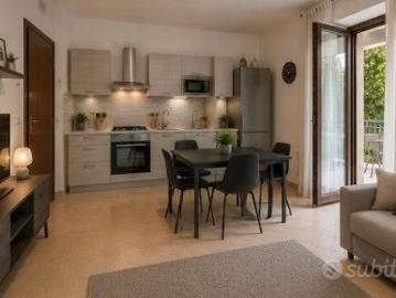 Bilocale con balcone a Cardano al Campo