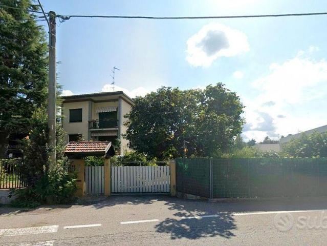 Bilocale con posto auto a Vedano Olona