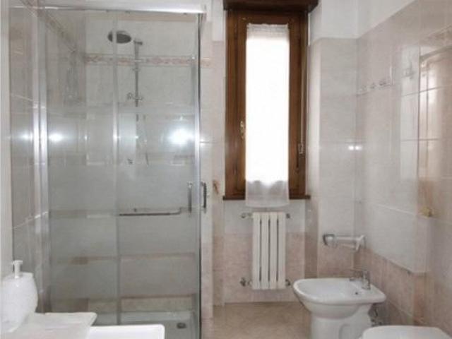 Bilocale con posto auto e cantina Merate