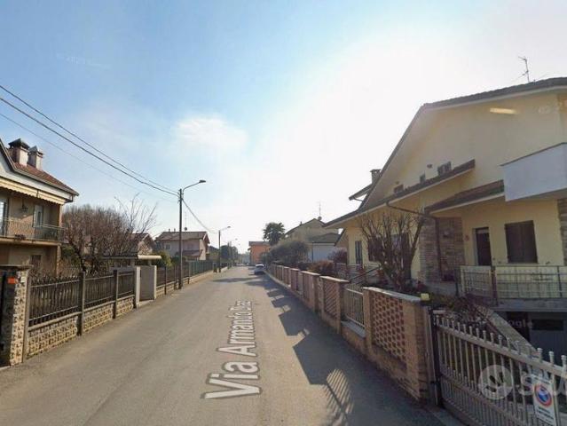 Bilocale con posto auto prvt a Meda