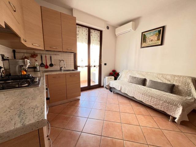 BILOCALE CON TERRAZZO