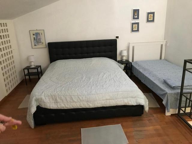 Bilocale con terrazzo, Camaiore lido di
