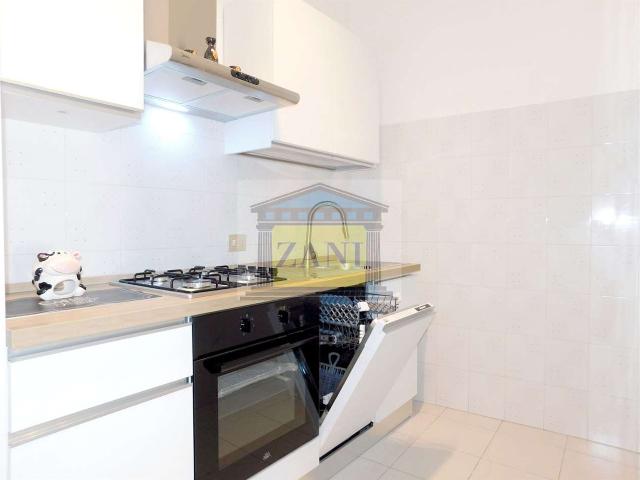 BILOCALE con TERRAZZO e BOX