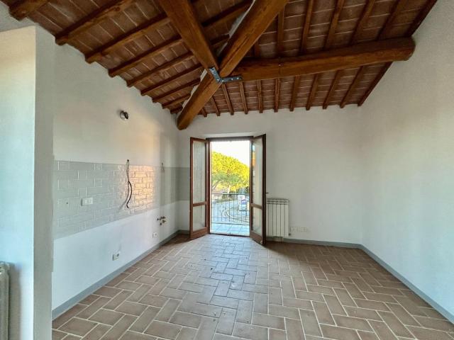 Bilocale con terrazzo, Monteroni d'Arbia ville di corsano