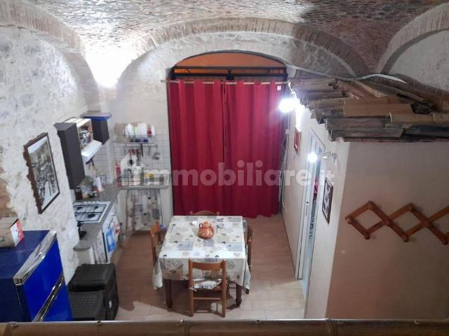 Bilocale corso Umberto I 102, Centro, Badolato