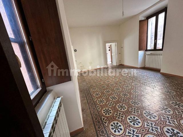 Bilocale corso Umberto I 42, Centro, Ronciglione