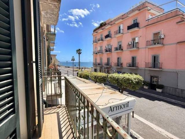 Bilocale corso Umberto I, Lungomare, Pozzuoli