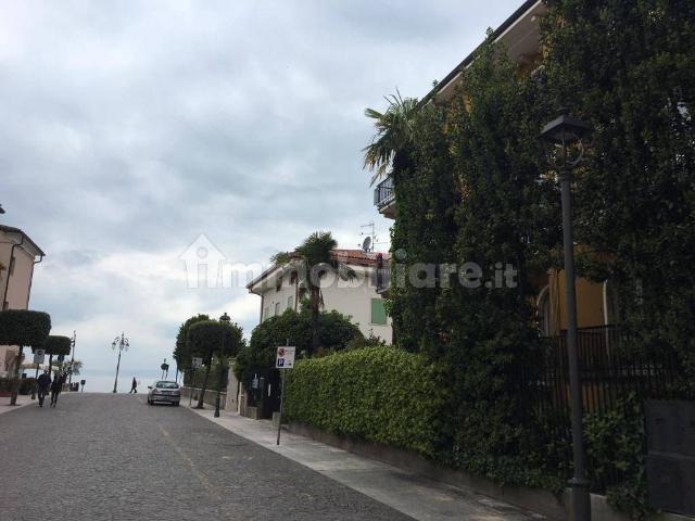 Bilocale corso Cangrande 36, Centro, Lazise