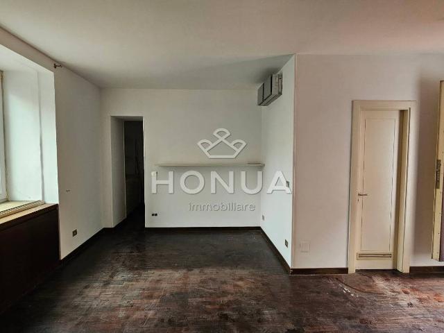 Bilocale corso Europa 51, Vomero, Napoli