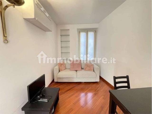 Bilocale corso Garibaldi, Moscova, Milano