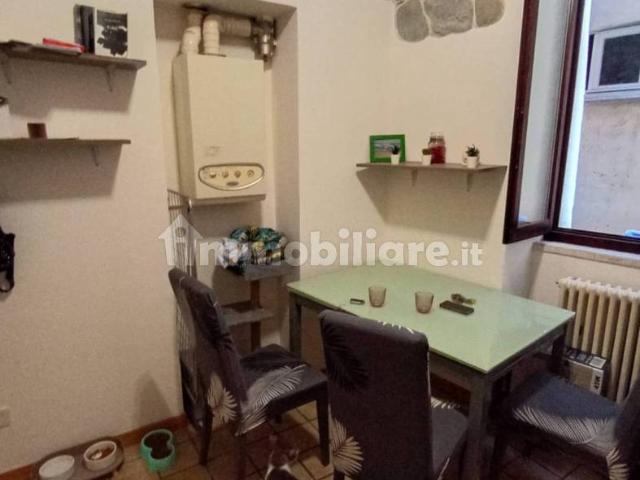 Bilocale Crippa 14, Centro, Asso