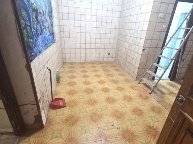 Bilocale da ristrutturare a Napoli