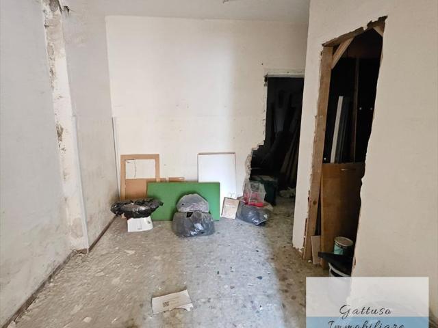 Bilocale da ristrutturare, Reggio Calabria modena