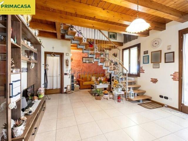 Trilocale in vendita a Cologna Veneta via Padova, 30
