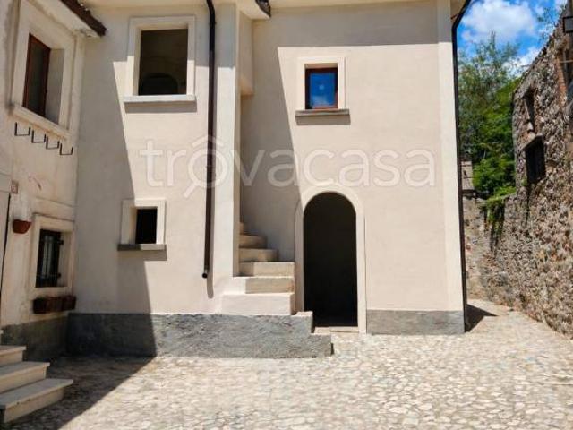 Bilocale in vendita a Castel di Sangro via Leone, 41