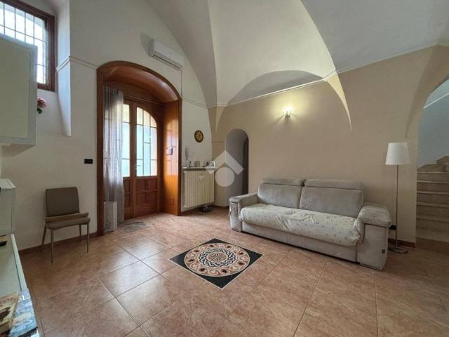 Casa indipendente in vendita a Cerignola via s. Francesco d'Assisi