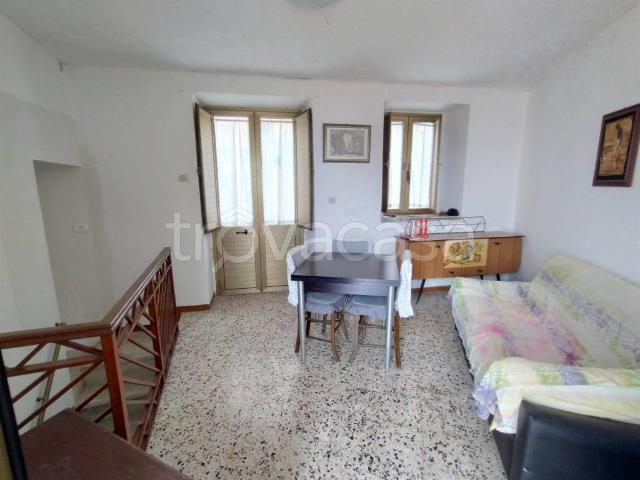 Bilocale in vendita a Cesarò via Moncenisio
