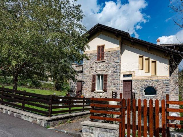 Bilocale in vendita a Gandellino via Provinciale, 9