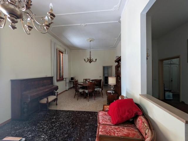Bilocale in vendita a Empoli via Emilio Bardini, 54