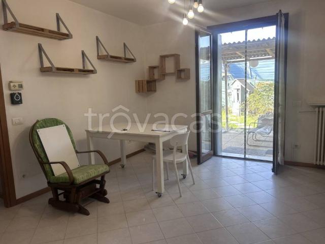 Bilocale in vendita a Oppeano via bassa 45, Vallese