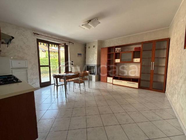 Bilocale in vendita a Osasco viale Europa, 1/1