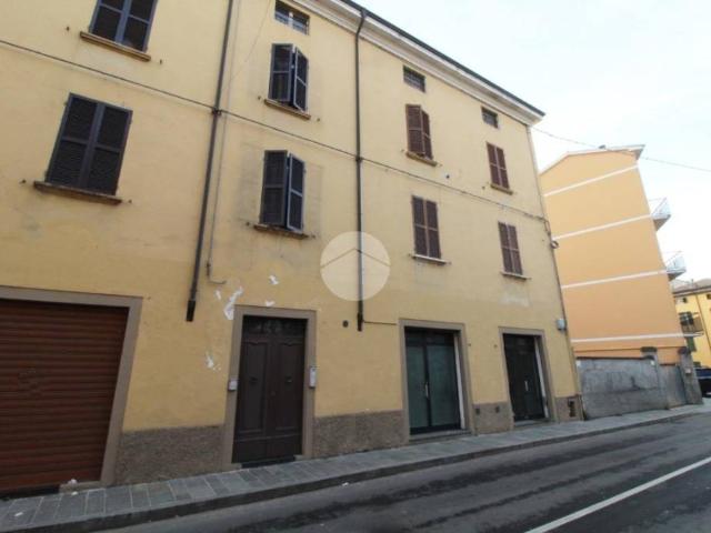 Bilocale in vendita a Langhirano via Faustino Tanara, 30
