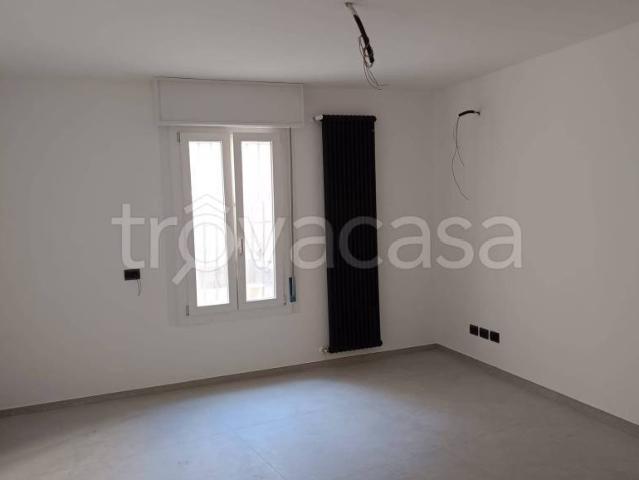 Bilocale in vendita a Modena, Viali