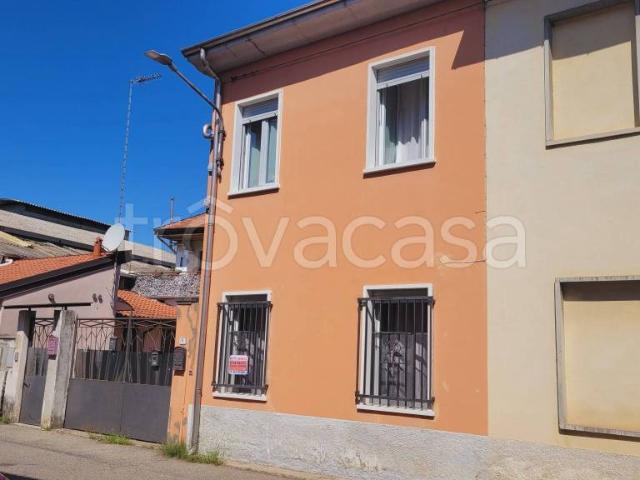 Bilocale in vendita a Magnago via Francesco Baracca