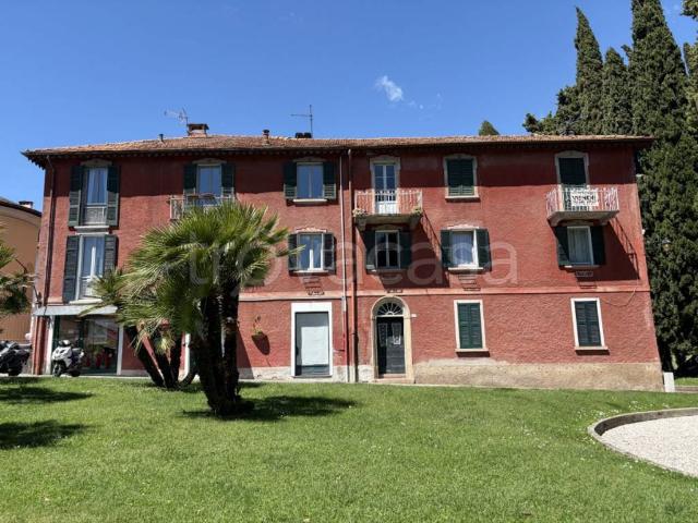 Bilocale in vendita a Menaggio via Roma, 5
