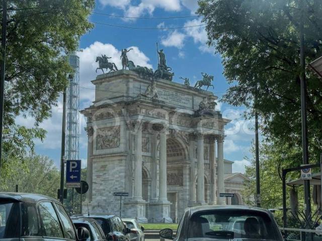 Bilocale in vendita a Milano via Luigi Cagnola, 4, Arco della Pace