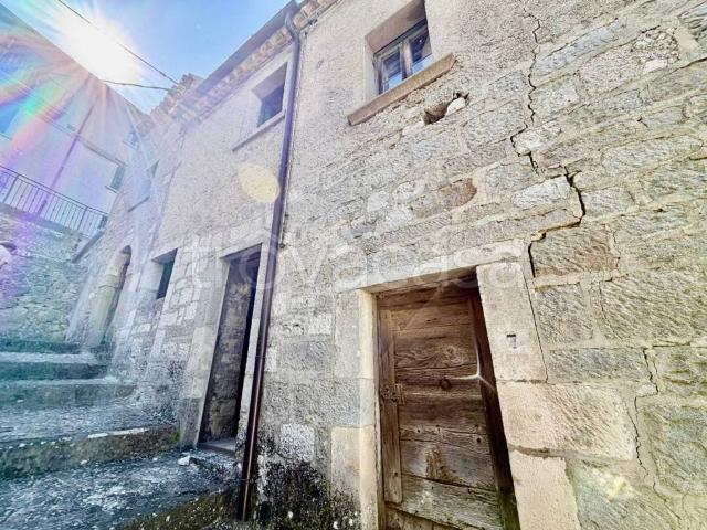 Bilocale in vendita a Schiavi di Abruzzo via Roma
