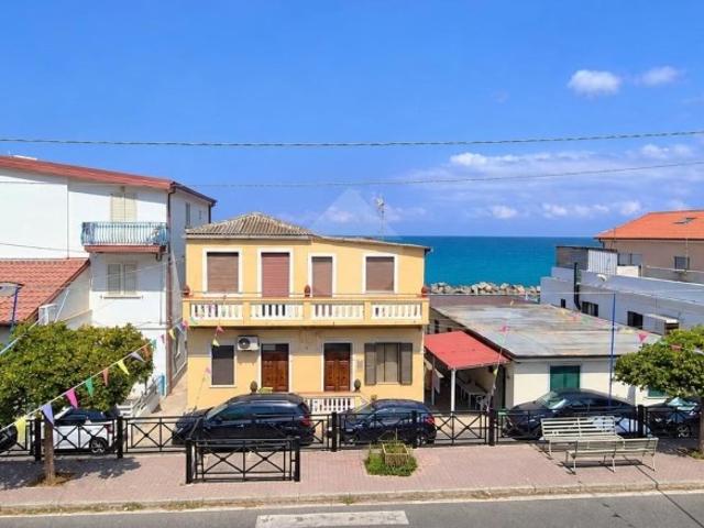 Bilocale in vendita a Pizzo via antonino anile, 63