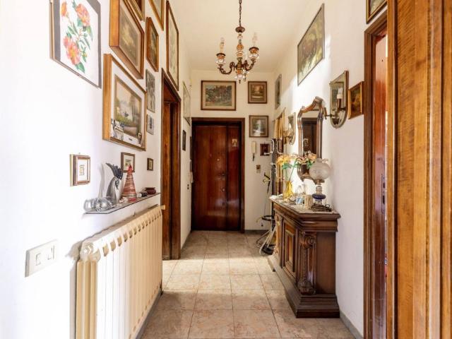 Bilocale in vendita a Roma via di Vigna Stelluti, Vigna Clara Vigna Stelluti
