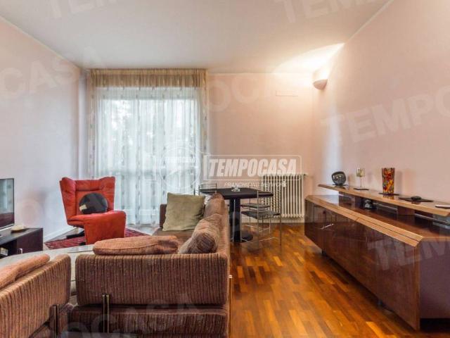 Bilocale in vendita a Reggio nell'Emilia via Martiri di Cervarolo, Rosta Nuova