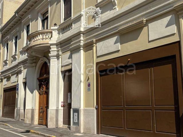 Bilocale in vendita a Trieste via San Francesco, Giardino pubblico