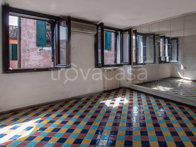 Bilocale in vendita a Venezia, San Francesco della Vigna