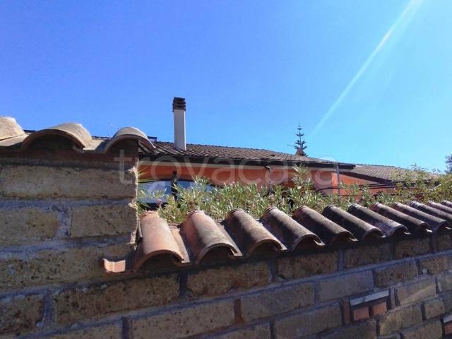 Bilocale in vendita ad Ardea via dei Noci, Lido dei Pini di Ardea Lupetta