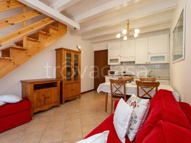 Bilocale in vendita ad Ardesio via Val las, 4