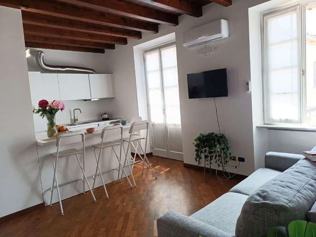 Bilocale in affitto a Como via Giovio 15, Centro Storico