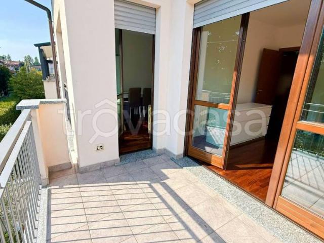 Bilocale in affitto a Carate Brianza via dei Gaggioli, 9