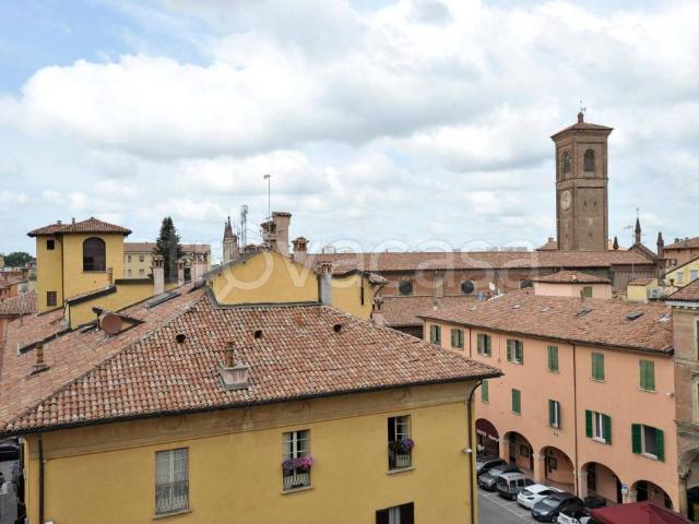 Bilocale in affitto a Bologna piazza San Martino, Centro Storico
