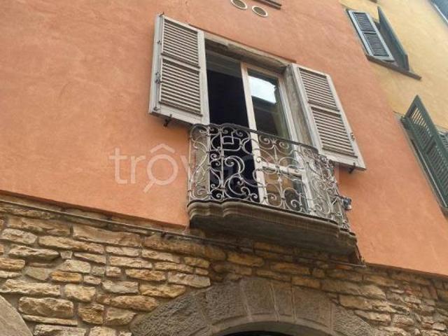 Bilocale in affitto a Bergamo via Borgo Canale, 21
