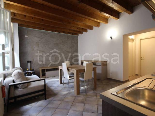 Bilocale in affitto a Besana in Brianza via Santa Caterina, 7