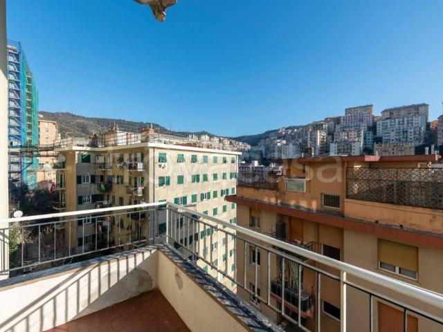 Bilocale in affitto a Genova via Bari, Lagaccio