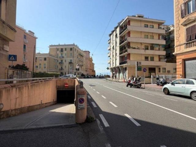 Bilocale in affitto a Genova via Giovanni Amendola, Albaro