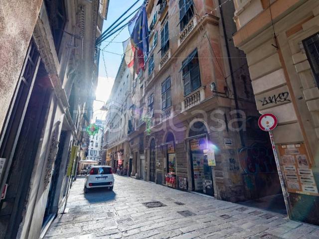 Bilocale in affitto a Genova via Lomellini, Maddalena