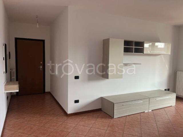 Bilocale in affitto a Desio via Lombardia, 13