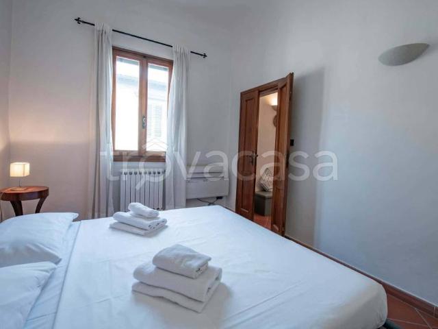Bilocale in affitto a Firenze via dei Vanni, Ponte alla Vittoria